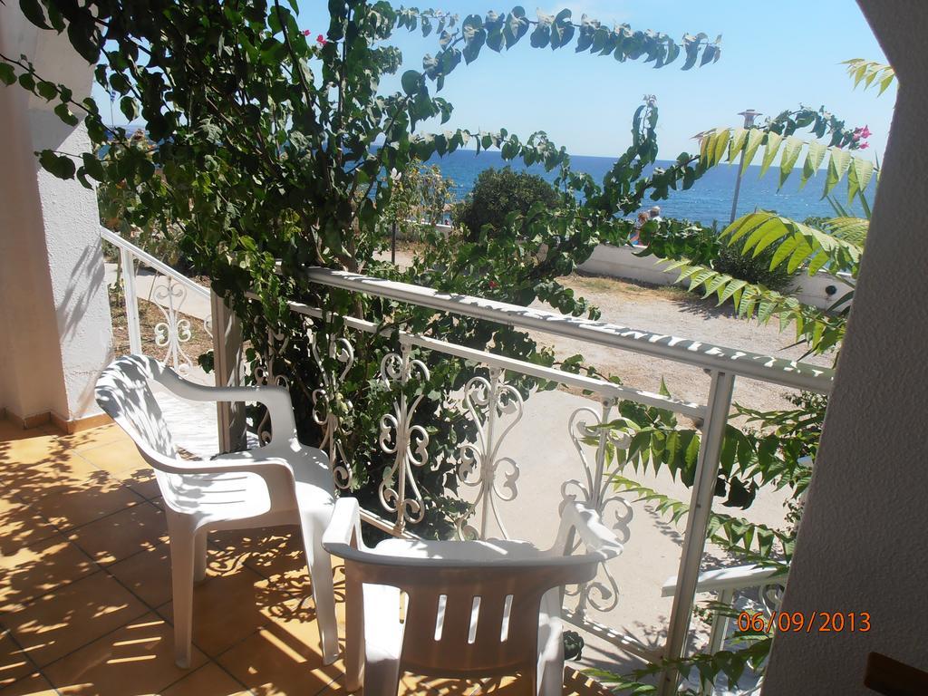 Iro Apartments Paralia Agias Foteinis Экстерьер фото